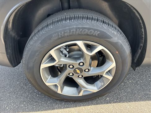 Certified 2024 Chevrolet Trax LT w/ Driver Confidence Package image 23