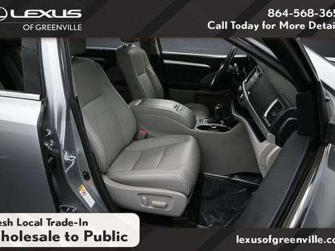 Used 2017 Toyota Highlander XLE FWD image 30