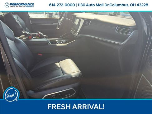 Used 2024 Jeep Wagoneer L Series III w/ Flexible Seating Group AWD/4WD image 17