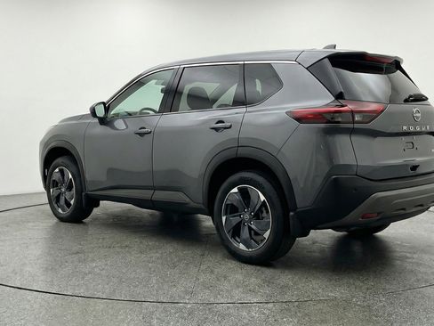 Used 2025 Nissan Rogue SV AWD/4WD image 6