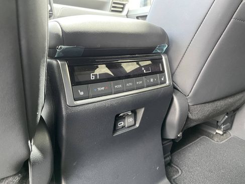 Used 2024 Lexus GX 550 w/ Accessory Package (Z1) AWD/4WD image 11