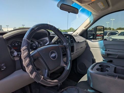 Used 2008 Chevrolet Silverado 2500 W/T AWD/4WD image 9