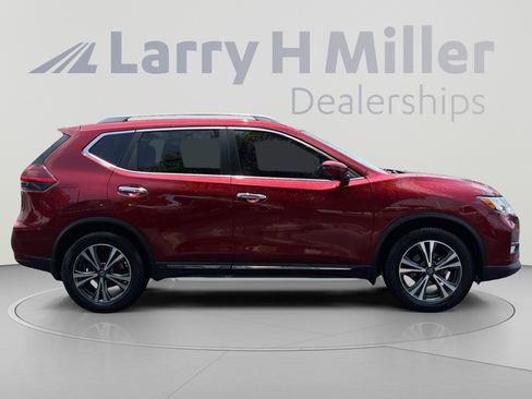 Used 2018 Nissan Rogue SL w/ Premium Package FWD image 6