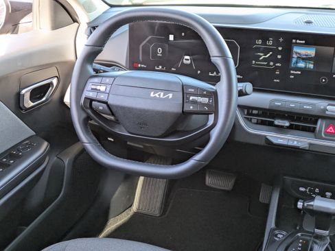 Certified 2025 Kia K4 EX image 15