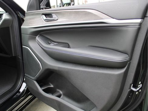 New 2026 Jeep Grand Cherokee Limited Reserve image 26