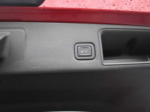 Used 2023 GMC Terrain SLT image 27