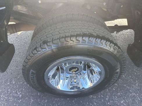 Certified 2022 Chevrolet Silverado 3500 LT w/ Convenience Package image 40