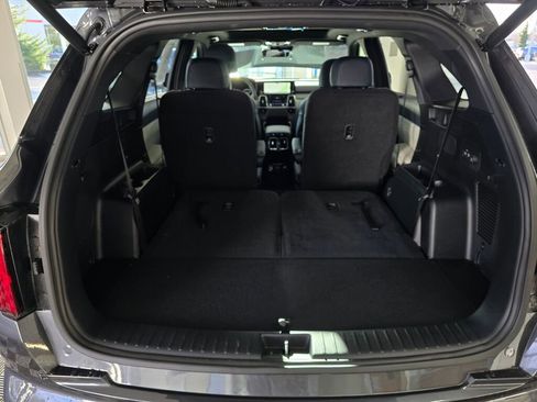 Used 2023 Kia Sorento SX Prestige image 16