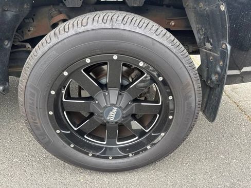 Used 2011 Toyota Tundra 4x4 Double Cab w/ Tow Pkg image 6