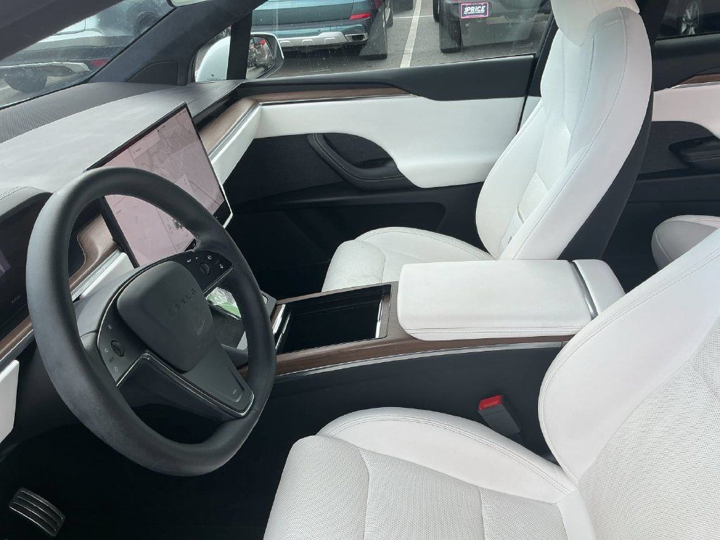 Used 2023 Tesla Model X AWD/4WD image 6