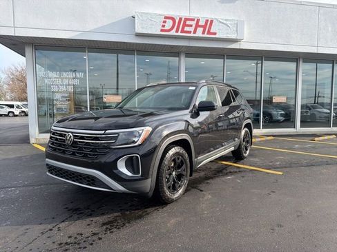 New 2026 Volkswagen Atlas Peak Edition AWD/4WD image 1