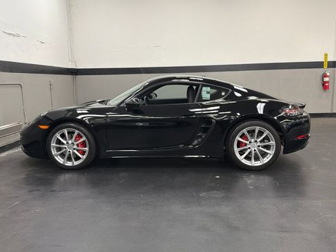 Used 2024 Porsche 718 Cayman S RWD image 10