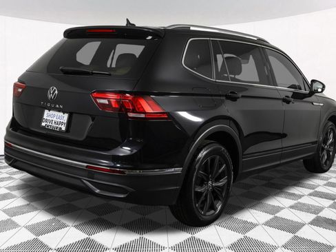 Used 2024 Volkswagen Tiguan SE FWD image 13