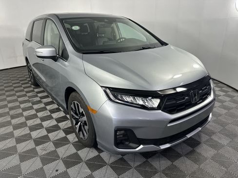 Used 2025 Honda Odyssey EX-L image 2