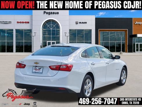 Used 2024 Chevrolet Malibu LT FWD image 4