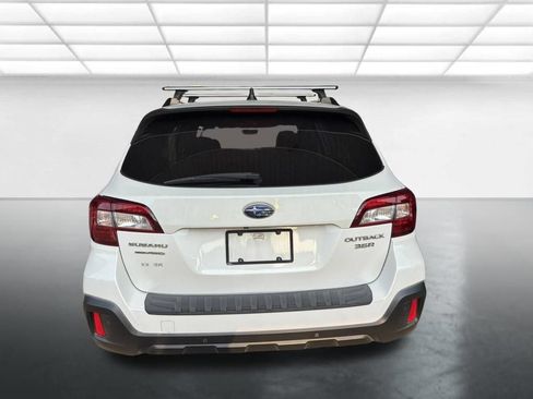 Used 2019 Subaru Outback 3.6R Touring AWD/4WD image 3
