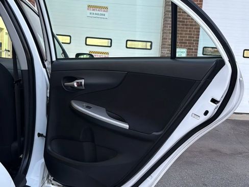 Used 2010 Toyota Corolla S image 27