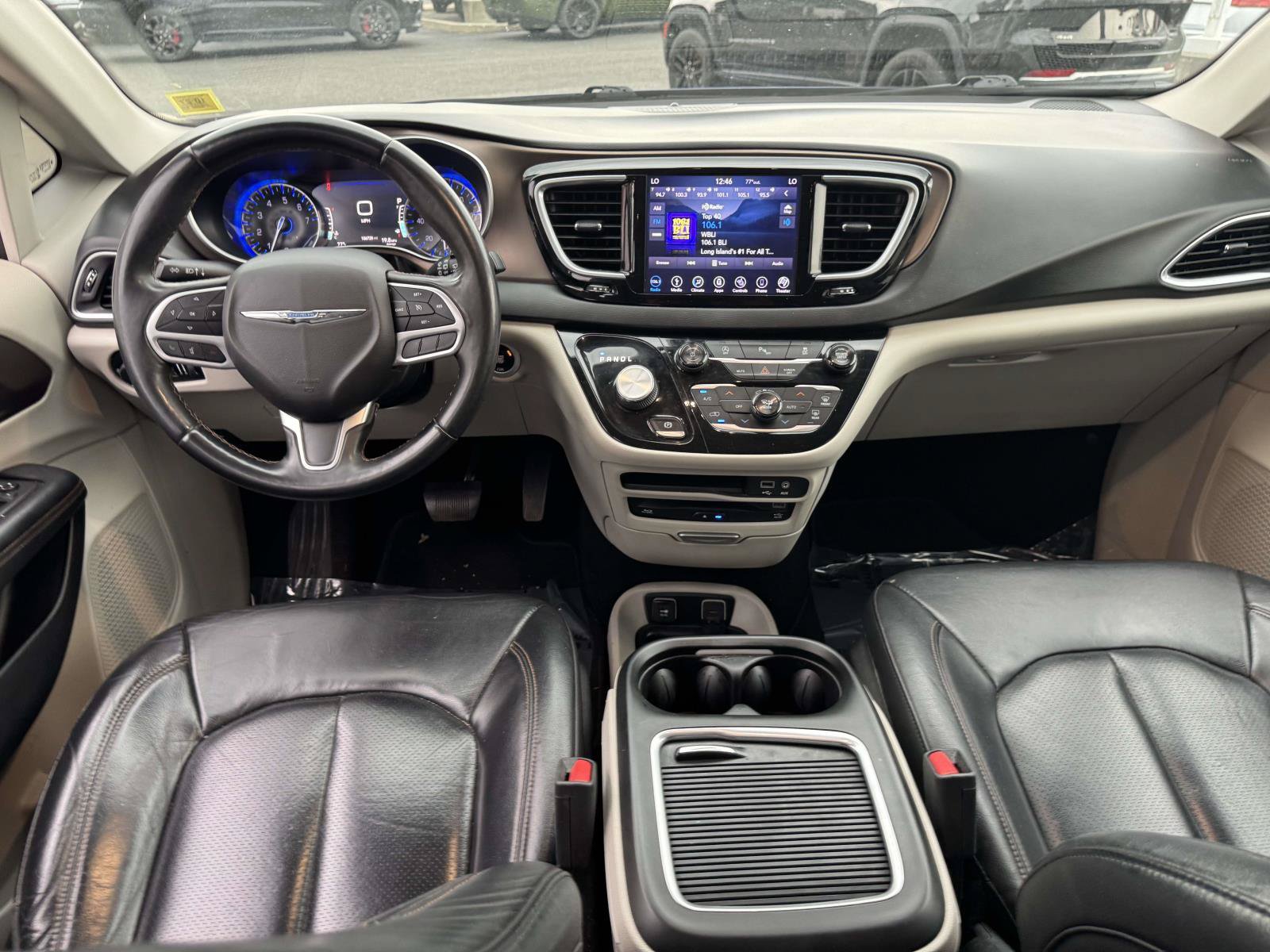 Used 2018 Chrysler Pacifica Touring-L Plus FWD image 11