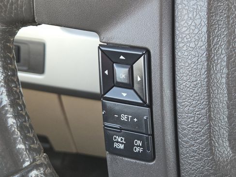 Used 2013 Ford F150 Lariat w/ Mid Equipment Group image 30