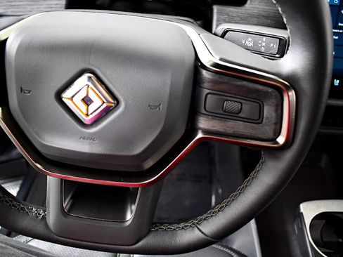 Used 2022 Rivian R1T Launch Edition image 31