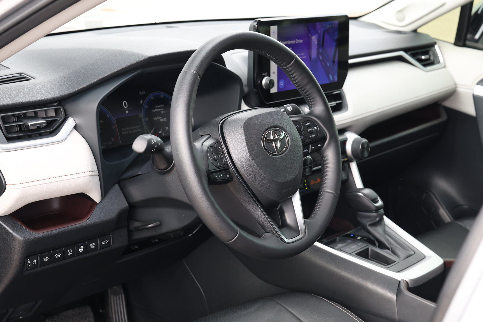 Used 2025 Toyota RAV4 Limited w/ Advanced Technology Package FWD image 14