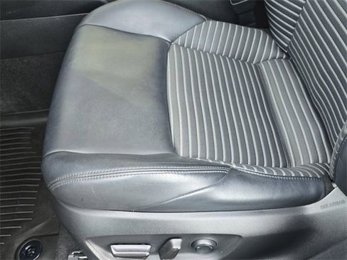 Used 2020 Toyota Corolla XSE image 29