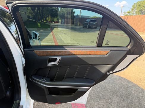 Used 2016 Mercedes-Benz E 400 Sedan image 33