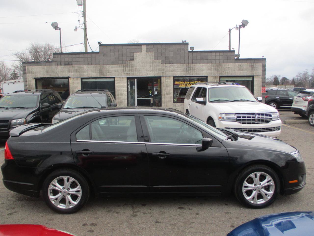 Used 2012 Ford Fusion SE FWD image 2