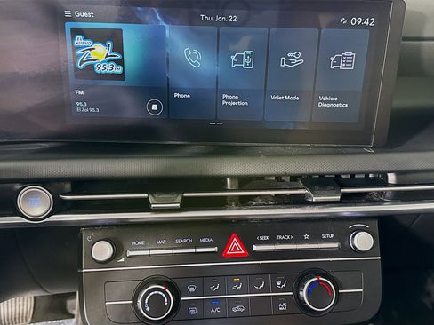 Used 2025 Hyundai Tucson SE image 18