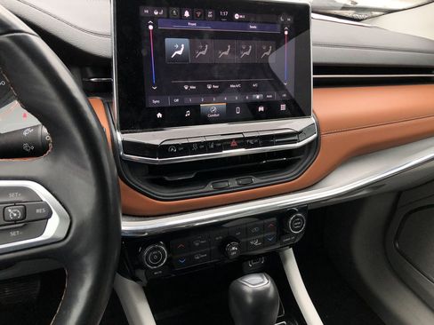 Used 2022 Jeep Compass Limited image 29