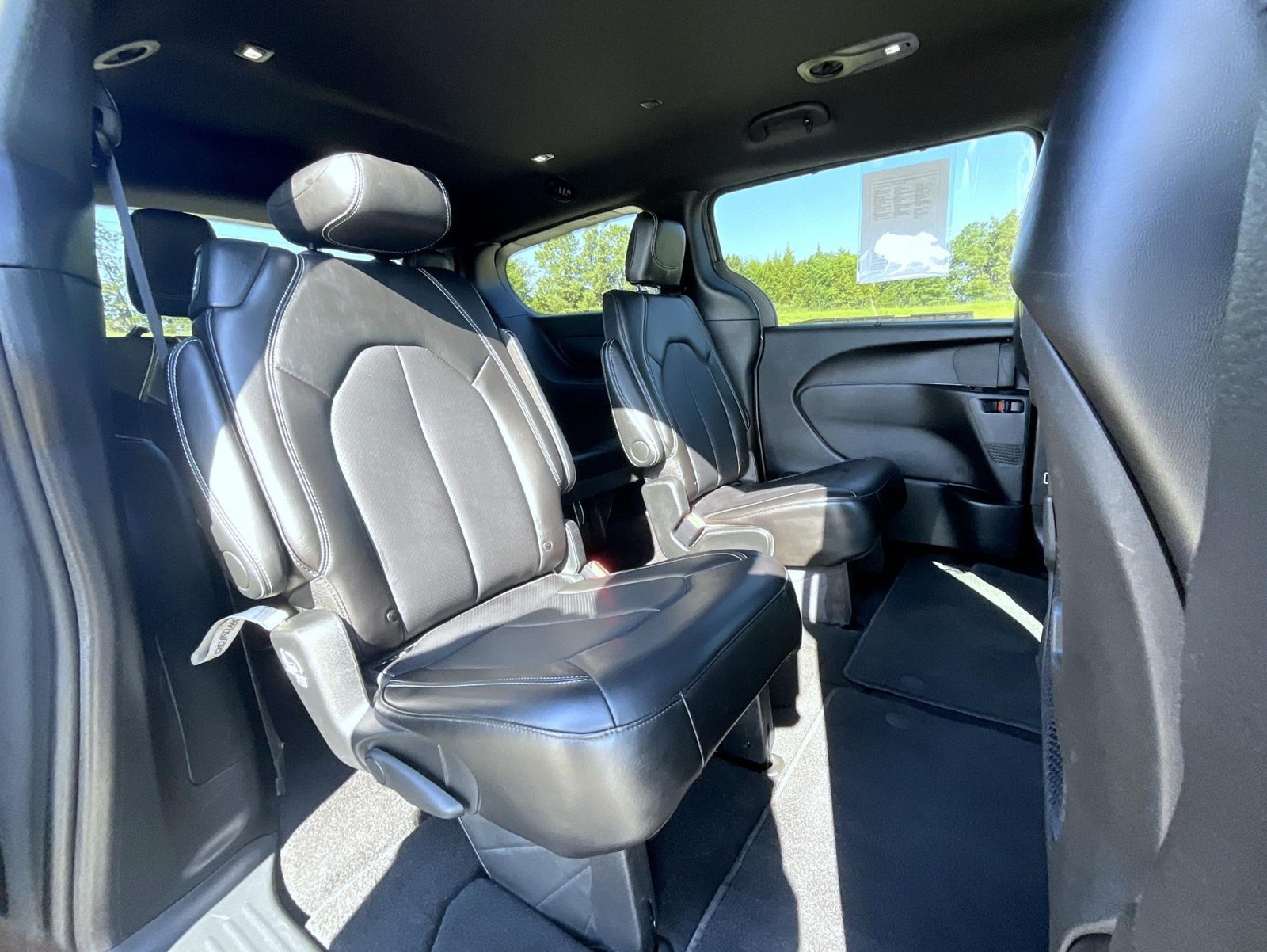 Used 2025 Chrysler Pacifica Select FWD image 22