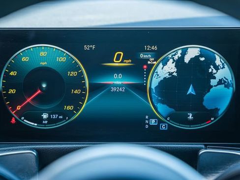 Used 2023 Mercedes-Benz GLB 250 4MATIC image 51