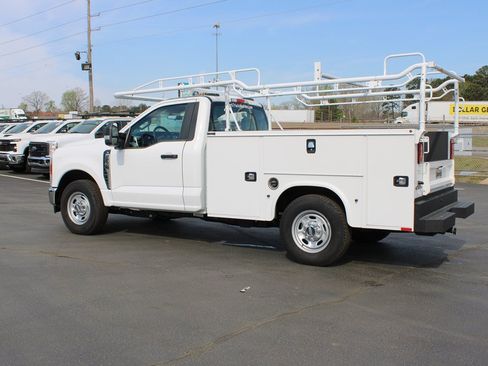 Used 2025 Ford F250 XL w/ XL Chrome Package RWD image 5