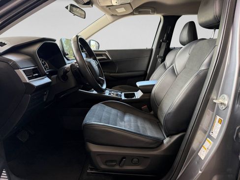 Used 2024 Mitsubishi Outlander SE FWD image 22