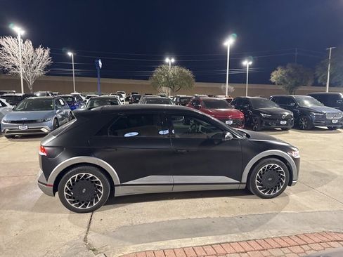 Used 2022 Hyundai Ioniq 5 Limited w/ Cargo Package image 11