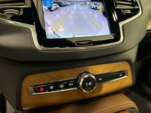 Certified 2024 Volvo XC90 B5 Plus AWD/4WD image 18