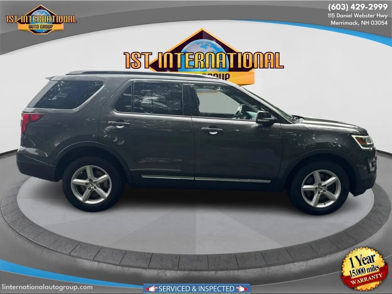 Used 2017 Ford Explorer XLT w/ Equipment Group 202A AWD/4WD image 10