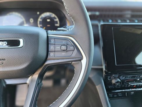 New 2025 Jeep Grand Cherokee Altitude image 27