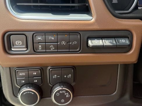 Used 2021 Chevrolet Tahoe High Country AWD/4WD image 14