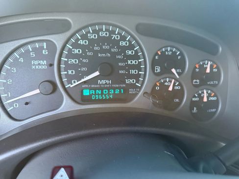 Used 2002 GMC Sierra 1500 Denali image 9