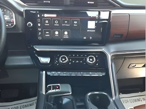 Used 2025 GMC Sierra 1500 Denali Ultimate AWD/4WD image 11