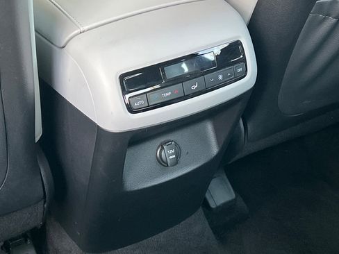 Used 2024 Hyundai Palisade SEL image 17