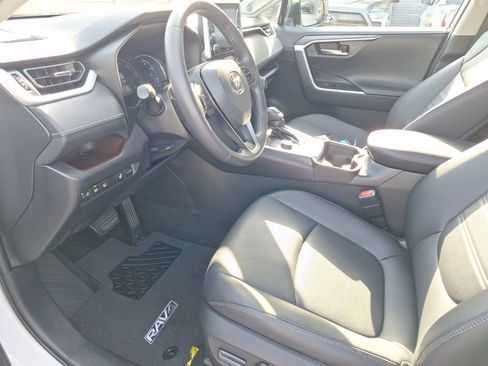 Used 2021 Toyota RAV4 Limited w/ Limited Grade Weather Package AWD/4WD image 17