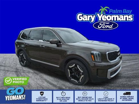 Used 2023 Kia Telluride EX w/ EX Captain's Chair Package AWD/4WD image 1