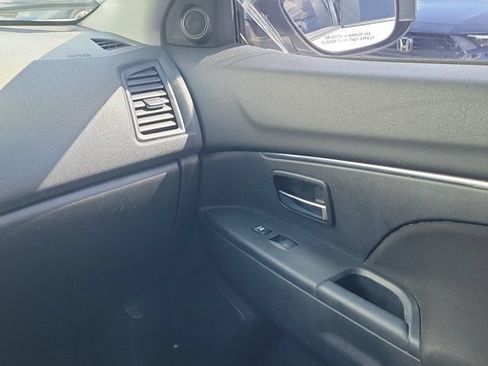 Used 2017 Mitsubishi Outlander Sport ES FWD image 4