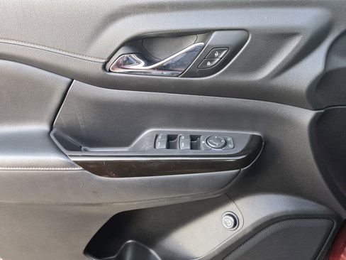 Used 2020 GMC Acadia AT4 w/ Driver Alert Package II AWD/4WD image 19