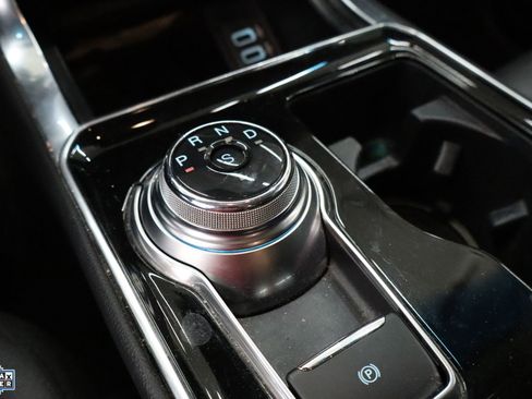 Used 2019 Ford Edge Titanium image 18