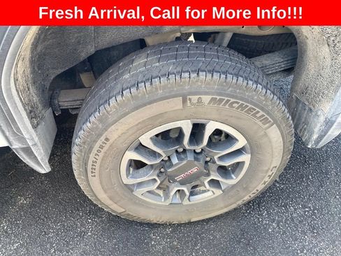 Used 2025 GMC Sierra 2500 SLT AWD/4WD image 13