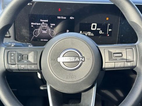 Used 2025 Nissan Kicks SV image 20