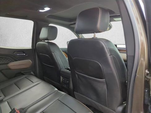 Used 2023 GMC Canyon Denali image 17